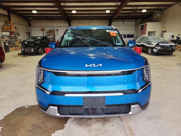 2024 KIA EV9 Land