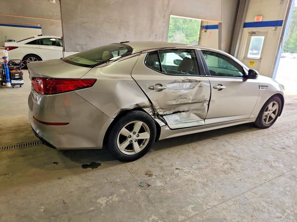 2015 KIA OPTIMA GL - Middle-low