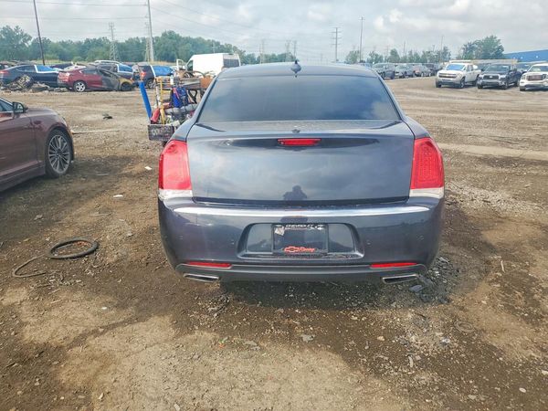 2018 CHRYSLER 300