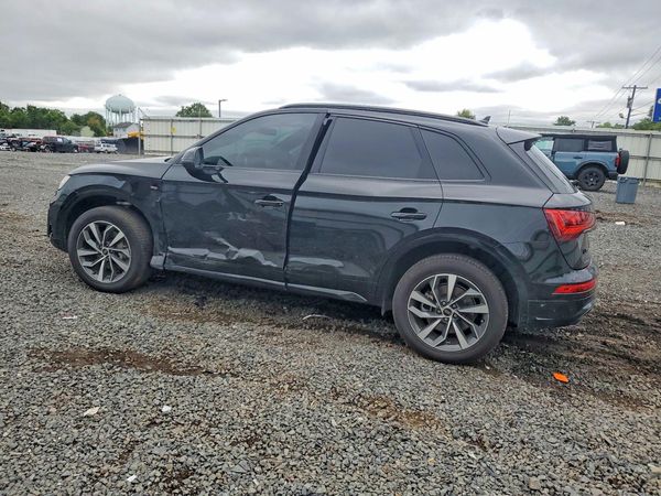 2024 AUDI Q5 S Line quattro Premium