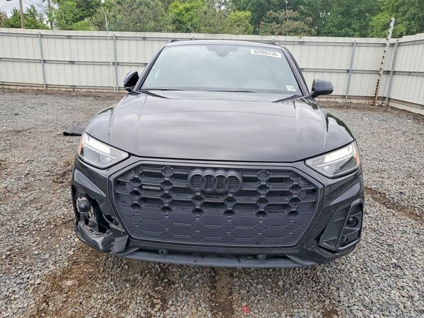 2024 AUDI Q5 S Line quattro Premium