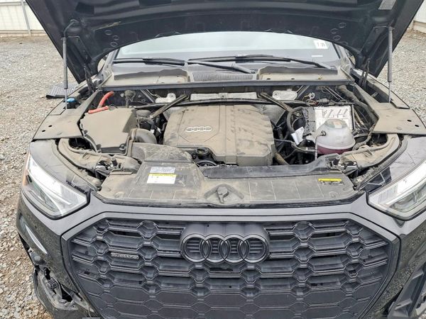 2024 AUDI Q5 S Line quattro Premium