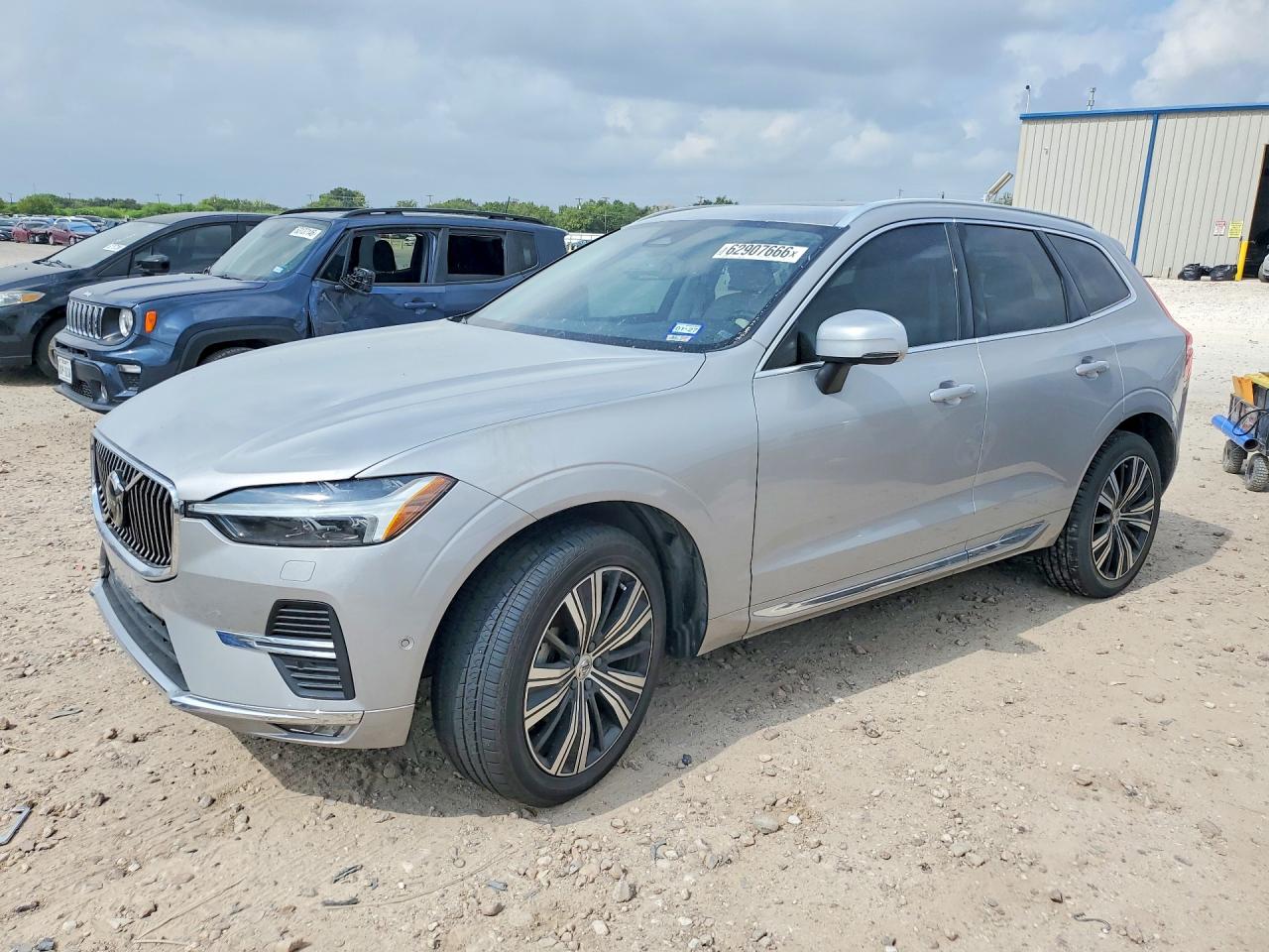 2023 VOLVO XC60 Plus Bright