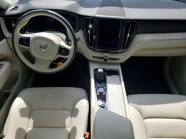 2023 VOLVO XC60 Plus Bright