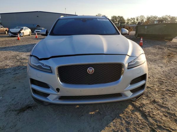 2018 JAGUAR F-PACE Prestige