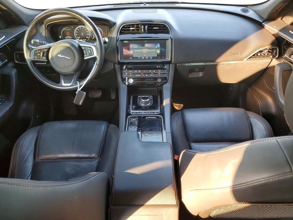 2018 JAGUAR F-PACE Prestige