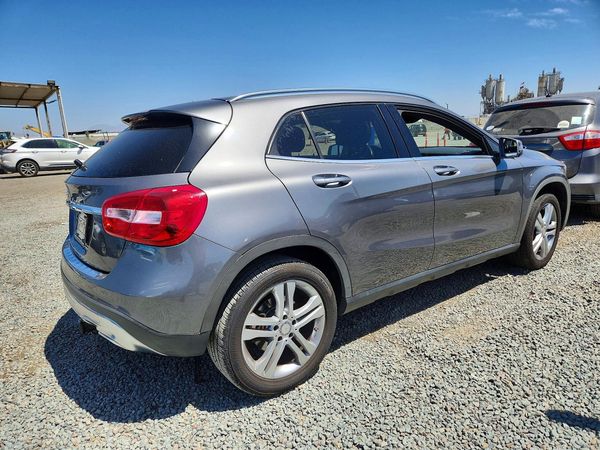 2016 MERCEDES-BENZ GLA GLA250