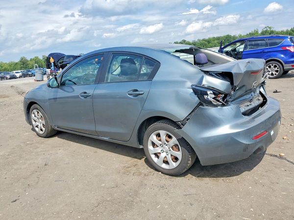 2013 MAZDA 3 SV/Base
