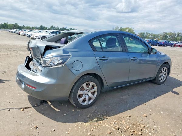 2013 MAZDA 3 SV/Base