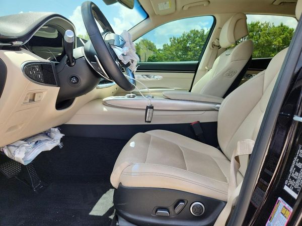 2024 GENESIS GV70