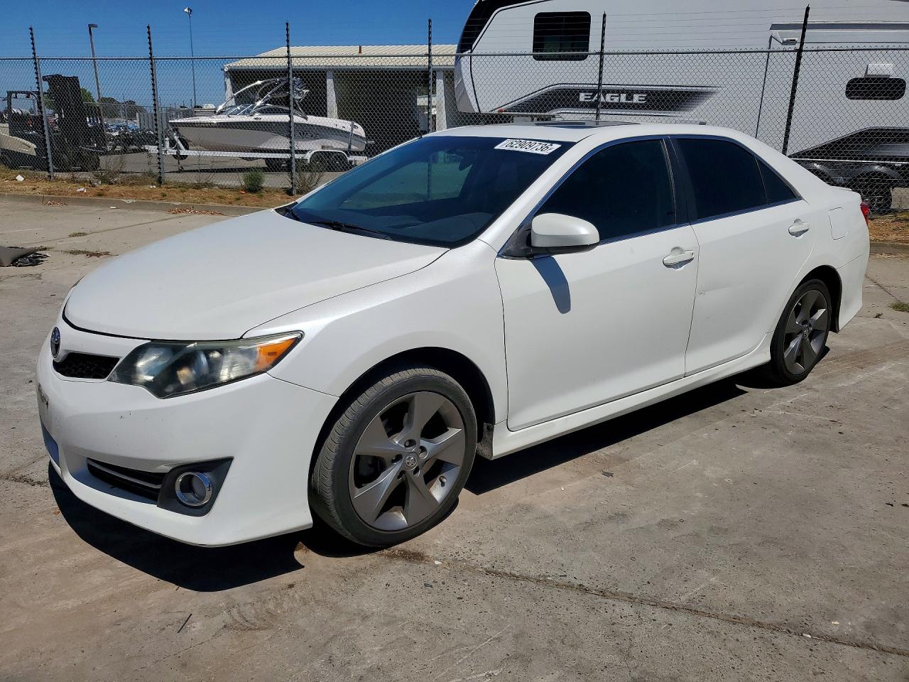 2014 TOYOTA CAMRY