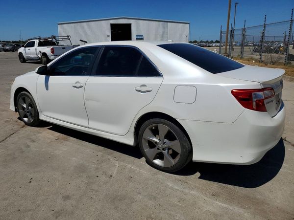 2014 TOYOTA CAMRY