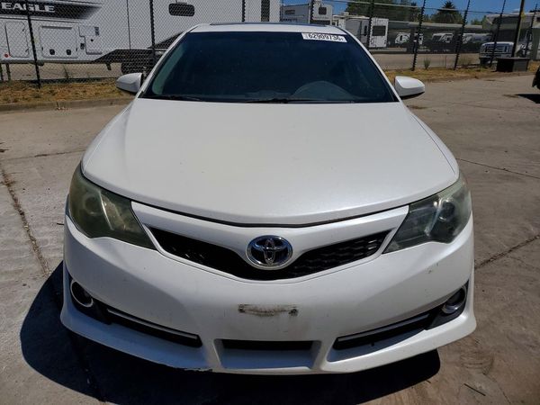 2014 TOYOTA CAMRY