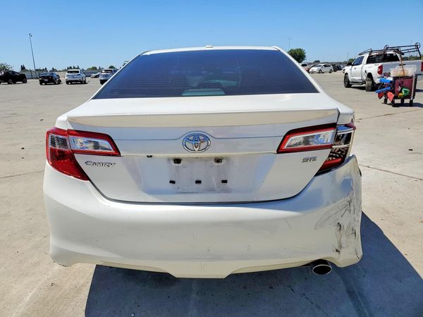 2014 TOYOTA CAMRY