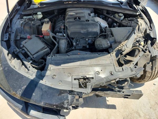 2019 CHEVROLET CAMARO 1LS/1LT — Engine bay