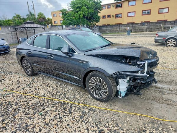2026 HYUNDAI SONATA Limited — Passenger 3/4