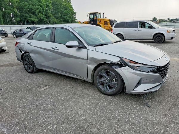 2021 HYUNDAI ELANTRA SEL w/ Convenience Pkg