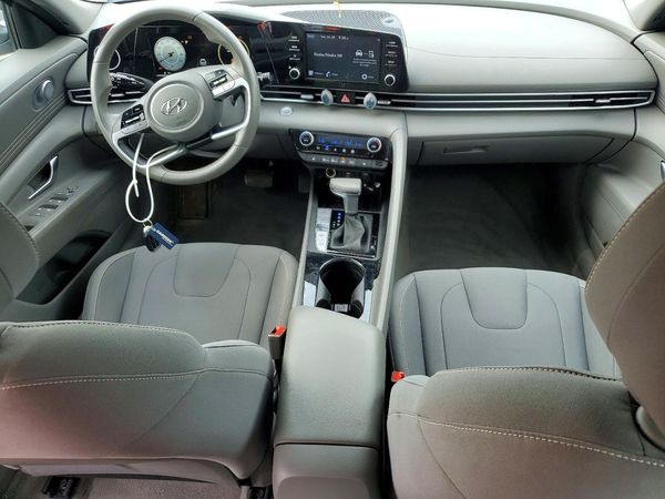 2021 HYUNDAI ELANTRA SEL w/ Convenience Pkg