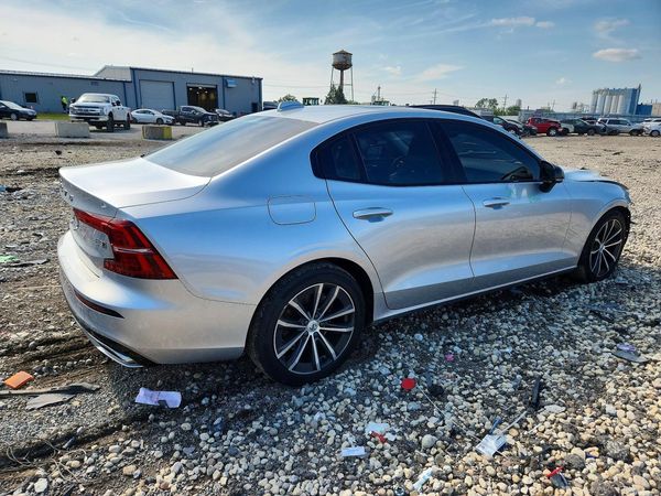 2022 VOLVO S60