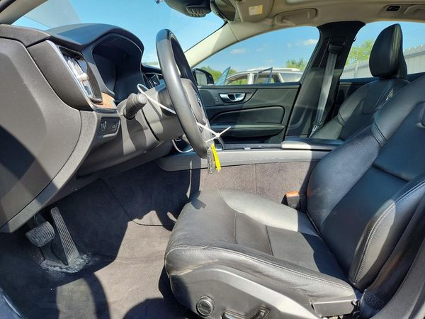 2022 VOLVO S60