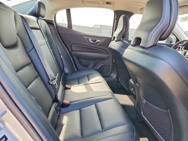 2022 VOLVO S60