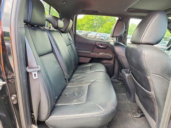 2019 TOYOTA TACOMA SR5