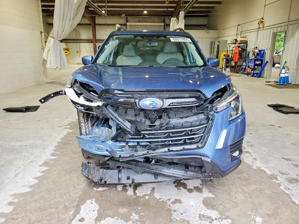 2024 SUBARU FORESTER