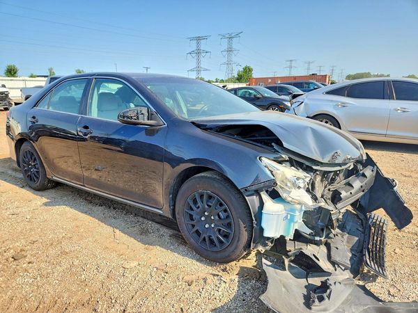 2013 TOYOTA CAMRY — Passenger 3/4