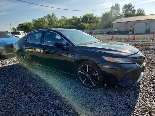 2018 TOYOTA CAMRY