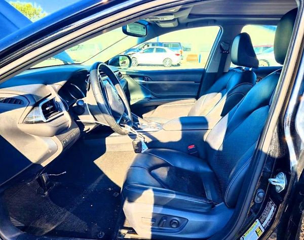 2018 TOYOTA CAMRY
