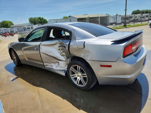 2013 DODGE CHARGER SE RWD