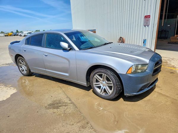 2013 DODGE CHARGER SE RWD