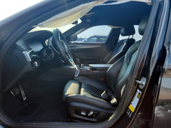 2020 BMW 530