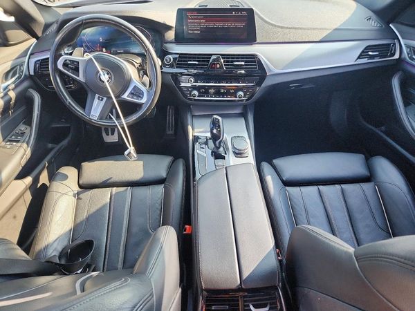 2020 BMW 530