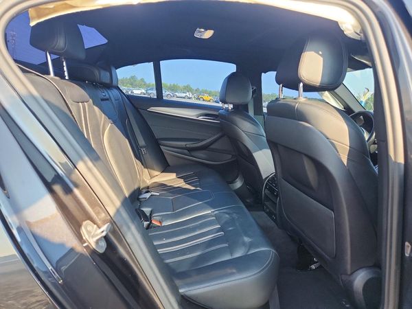 2020 BMW 530