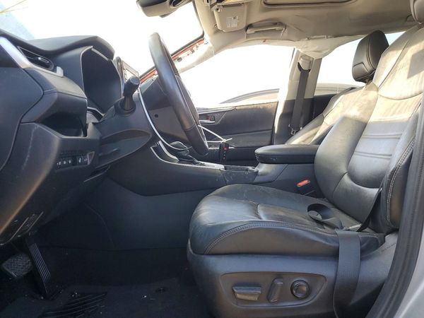2021 TOYOTA RAV4 XLE Premium — DENT