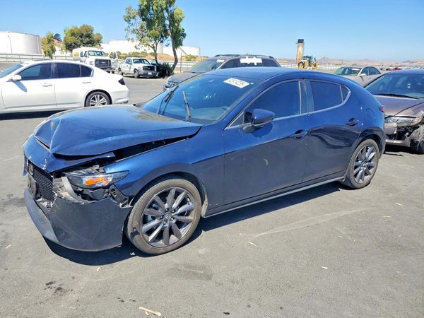 2023 MAZDA 3 Preferred Package