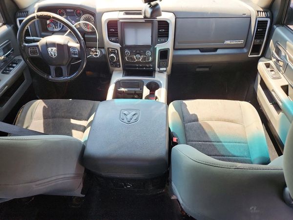 2016 RAM 1500 SLT