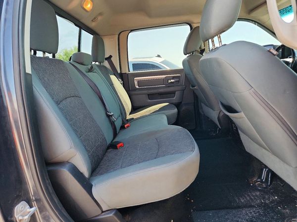 2016 RAM 1500 SLT