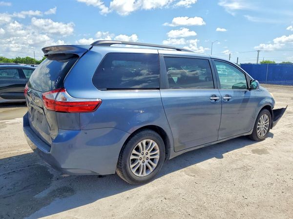 2015 TOYOTA SIENNA