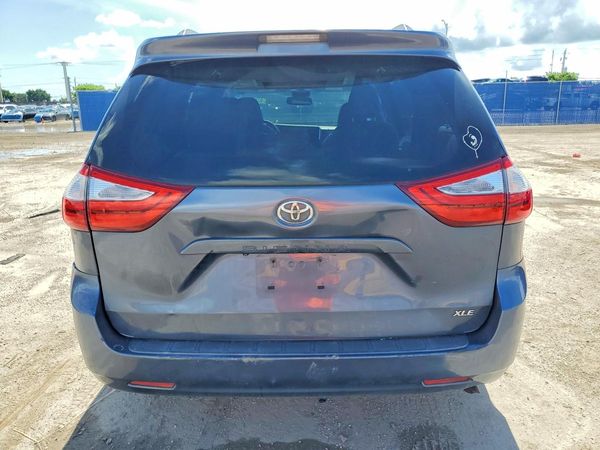 2015 TOYOTA SIENNA