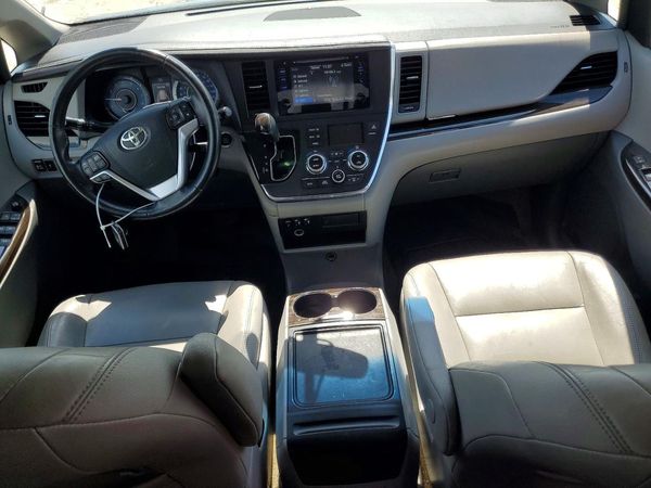 2015 TOYOTA SIENNA