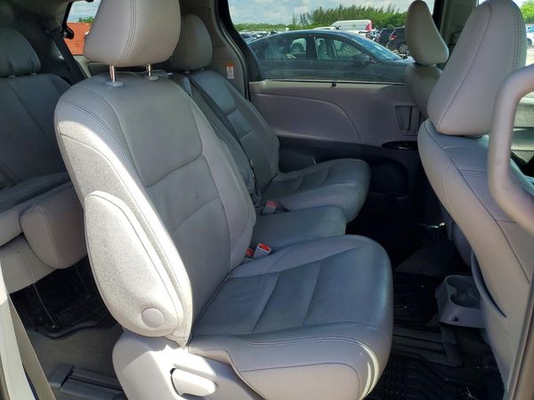 2015 TOYOTA SIENNA