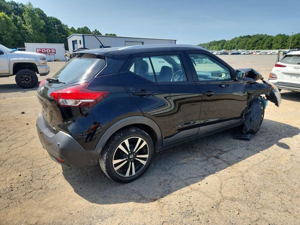 2020 NISSAN KICKS