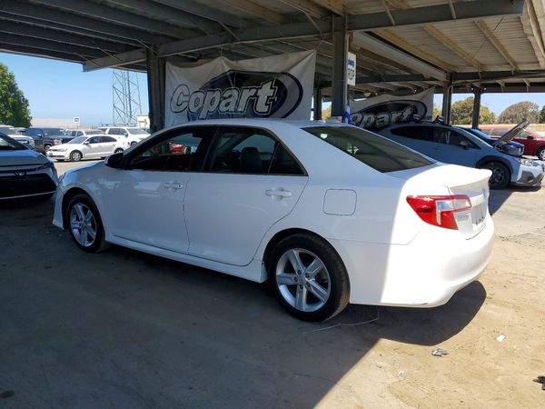2014 TOYOTA CAMRY