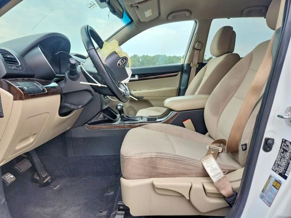 2014 KIA SORENTO Base/ LX