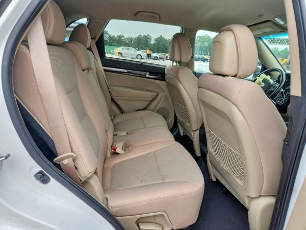 2014 KIA SORENTO Base/ LX