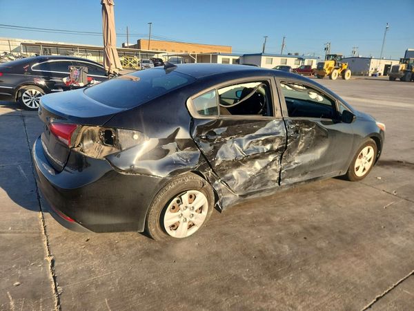2017 KIA FORTE LX Base