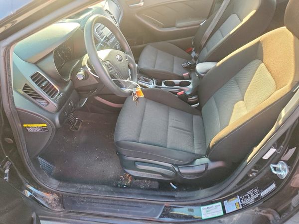 2017 KIA FORTE LX Base