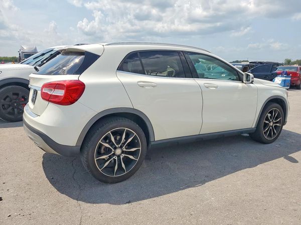 2017 MERCEDES-BENZ GLA GLA250